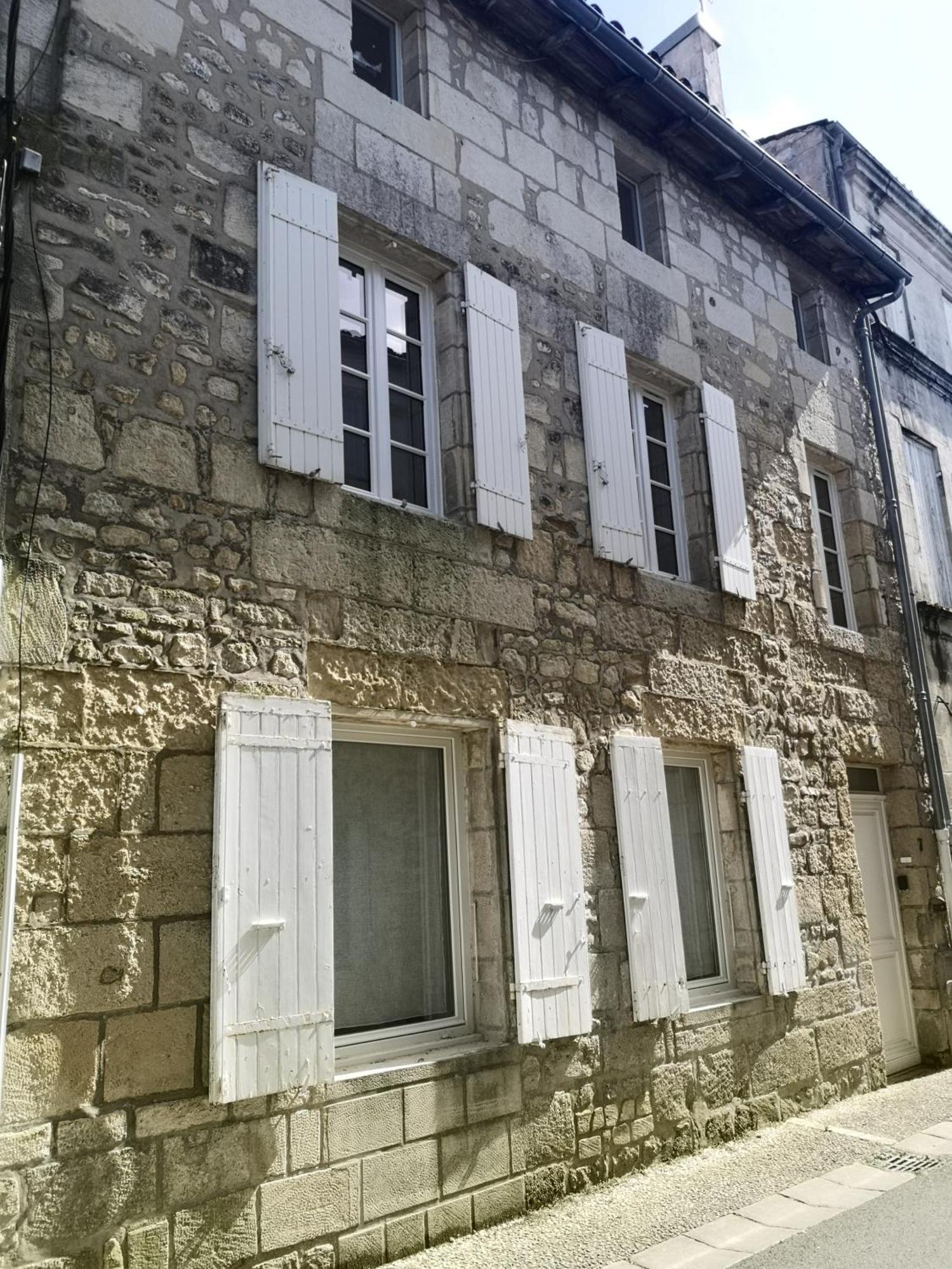 La Demeure Des Artistes - Quartier Historique Vila Saintes Exterior foto